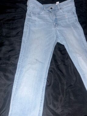 Very Nice H&M Light Blue Women’s Skinny Jegging Pants
